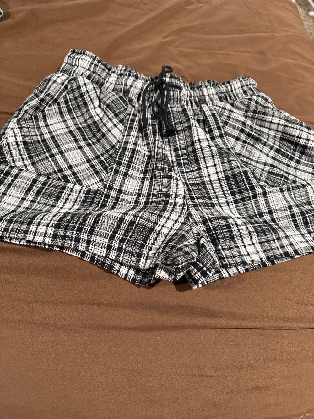 Rue 21 Black & White Plaid Elastic Waist Women’s Shorts